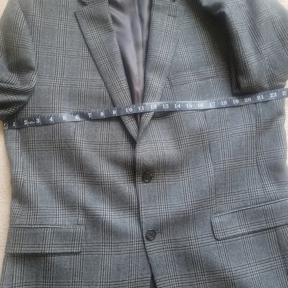 NWOT Ralph Lauren Men's Gray and Black Plaid Suit Jacket - Size 44 R